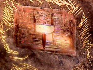 Các đơn vị vi điều khiển (MCU) lưu trữ firmware và dữ liệu quan trọng trong bộ nhớ Flash và EEPROM. Việc đọc các tệp nhị phân này rất cần thiết cho kỹ thuật đảo ngược, phân tích firmware và khôi phục dữ liệu bị mất. Bài viết này giải thích quy trình trích xuất các tệp nhị phân từ bộ nhớ của MCU, đồng thời đảm bảo tính toàn vẹn và bảo mật dữ liệu.Phân tích firmware có thể giúp kỹ sư kiểm tra firmware độc quyền để gỡ lỗi hoặc kiểm tra bảo mật.

Phục hồi & Sao lưu firmware nhúng từ Bộ vi xử lý bảo vệ để Truy xuất firmware bị mất hoặc bị hỏng để khôi phục.

Kỹ thuật đảo ngược bộ vi điều khiển bị khóa để Hiểu chức năng thiết bị nhằm tùy chỉnh hoặc nghiên cứu bảo mật.