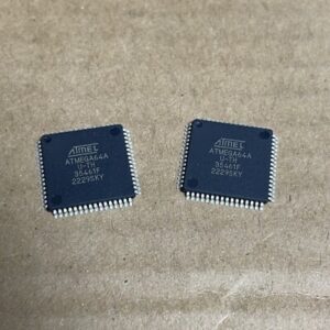 Yra kelios pagrįstos priežastys, kodėl verta nuskaityti mikrovaldiklio „flash“ programos duomenis. Gamintojams ir paslaugų teikėjams dažnai reikia atkurti arba atkurti apsaugoto mikrovaldiklio ATMEGA64A programinę-aparatinę įrangą senesniems gaminiams, kai šaltinio kodas yra prarastas; sistemų integratoriams gali tekti dubliuoti programą įgaliotiems atsarginiams įrenginiams; tyrėjai ir saugumo komandos gali atlikti atvirkštinę programinės-aparatinės įrangos inžineriją, kad patvirtintų saugumą arba išanalizuotų paties apsaugoto mikrovaldiklio ATMEGA64A pažeidžiamumus, kad juos ištaisytų; o remonto technikams gali tekti atkurti kalibravimo duomenis arba konfigūracijos archyvus, kad įranga vėl būtų naudojama. Prašykite programinės-aparatinės įrangos arba atkūrimo pagalbos iš originalios įrangos gamintojo, gaukite aiškų įrenginio savininko leidimą, naudokite paskelbtas atnaujinimo arba atkūrimo procedūras arba pasitelkite kvalifikuotus, įgaliotus paslaugų teikėjus. Kai atliekama atvirkštinė ATMEGA64A mikrovaldiklio inžinerija suderinamumo, archyvavimo ar saugumo tyrimų tikslais, tai turėtų būti daroma skaidriai ir etiškai, deramai atsižvelgiant į intelektinės nuosavybės teises ir taikomus įstatymus.