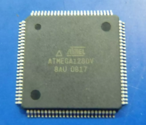 सिक्योर्ड MCU ATMEL ATmega1280V को आम तौर पर इंडस्ट्रियल कंट्रोलर, स्मार्ट पावर इक्विपमेंट, डेटा एक्विजिशन यूनिट, टेस्ट और मेज़रमेंट इंस्ट्रूमेंट, और कस्टमाइज़्ड ऑटोमेशन प्लेटफ़ॉर्म में इस्तेमाल किया जाता है। क्योंकि ये प्रोडक्ट अक्सर सेंसिटिव माहौल में काम करते हैं, इसलिए ATMEL ATmega1280V माइक्रोकंट्रोलर को आम तौर पर सिक्योर्ड, प्रोटेक्टेड, या पूरी तरह से लॉक के तौर पर कॉन्फ़िगर किया जाता है। कुछ सिस्टम इंटरनल डेटा तक बिना इजाज़त के एक्सेस को रोकने के लिए एक्स्ट्रा एन्क्रिप्टेड लेयर भी लगाते हैं। ऐसी कंडीशन में, एक स्टैंडर्ड प्रोग्रामर एन्क्रिप्टेड ATMEL ATmega1280V माइक्रोकंट्रोलर से प्रोग्राम कंटेंट को खोल या पढ़ नहीं सकता है। लॉक्ड ATmega1280V प्रोसेसर को एक्सेस करने की चुनौती डेटा रिकवरी और डिवाइस सेफ्टी के बीच बैलेंस बनाने में है। प्रोटेक्शन फ़्यूज़ और सिक्योरिटी मैकेनिज़्म खास तौर पर डायरेक्ट रीडआउट की कोशिशों को रोकने के लिए डिज़ाइन किए गए हैं। गलत हैंडलिंग से कीमती फ़्लैश या EEPROM रीजन हमेशा के लिए मिट सकते हैं। इसलिए, प्रोटेक्टिव MCU ATMEL ATmega1280V को नुकसान पहुँचाए बिना इंटरनल प्रोग्राम को ध्यान से रिकवर और रिस्टोर करने के लिए एडवांस्ड रिवर्स इंजीनियरिंग टेक्नीक की ज़रूरत होती है। हालांकि इस प्रोसेस को कभी-कभी आम तौर पर हैक बताया जाता है, लेकिन असली रीडआउट सर्विस एक्सपेरिमेंट के बजाय कंट्रोल्ड, नॉन-डिस्ट्रक्टिव एक्सेस पर फोकस करती हैं।