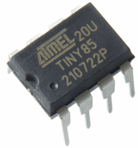 MCU ATMEL ATTINY85 yang aman umumnya ditemukan pada teknologi wearable, gawai USB, sistem LED yang dapat diprogram, perangkat otomasi industri, modul sensor, dan produk IoT berdaya rendah. Karena fleksibilitasnya dan nilai program yang tersimpan, kehilangan akses ke kode sumber atau repositori asli dapat menimbulkan masalah produksi atau pemeliharaan yang serius. Ketika unit mikrokontroler ATMEL ATTINY85 dikunci, dienkripsi, atau dilindungi dengan pengaturan sekring, antarmuka baca standar tidak dapat mengambil konten internal. Pada titik ini, langkah-langkah lanjutan mungkin diperlukan untuk mengekstrak, memulihkan, atau membuka citra program. Tantangannya berasal dari desain keamanan chip. Mikroprosesor ATMEL ATtiny85 memiliki bit kunci yang mencegah pembacaan yang tidak sah, dan dalam banyak kasus tata letak PCB menyembunyikan antarmuka pemrograman atau mengintegrasikan chip ke dalam modul tertutup. Mengatasi hambatan ini membutuhkan kerja keras yang metodis, pemahaman mendalam tentang perilaku perangkat, dan praktik rekayasa balik yang bertanggung jawab untuk memastikan arsip yang dipulihkan tetap utuh dan tidak rusak.