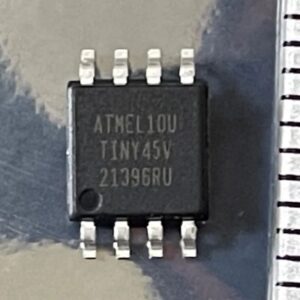 Accedere a un microcontrollore protetto Microchip ATtiny45V non è un compito banale. I moderni chip AVR implementano meccanismi crittografati o lock-bit che impediscono all'interfaccia di programmazione standard di leggere il binario interno o l'immagine dump. Se il microcontrollore crittografato Microchip ATtiny45V è ulteriormente integrato in un PCB multistrato o incapsulato in un contenitore sigillato, anche raggiungere i pin necessari può essere difficile. I team di professionisti devono quindi applicare tecniche controllate e non distruttive, guidate da conoscenze avanzate di reverse engineering, per ripristinare o estrarre in modo sicuro l'archivio interno senza danneggiare il microprocessore Microchip ATtiny45V o alterare il programma embedded. Questi metodi garantiscono sia la precisione che la conformità legale, mantenendo al contempo l'integrità dei dati recuperati dall'MCU Microchip ATtiny45V originale.