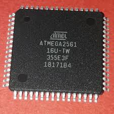 보안이 강화된 Microchip ATmega2561 마이크로컨트롤러의 플래시 및 EEPROM 메모리에서 프로그램 파일을 복사하는 전문 서비스는 보안이 강화된 AVR 마이크로컨트롤러(Microchip ATmega2561)에서 완전한 펌웨어 이미지를 추출하는 것을 목표로 합니다. 유지보수 또는 시스템 연속성을 위해 접근이 필요한 경우, 바이너리 또는 16진수 형식의 콘텐츠를 제어된 방식으로 읽어내는 것이 필수적입니다. 실제로, ATmega2561 프로그램 복사 서비스는 원래 펌웨어 상태를 반영하는 검증된 덤프를 생성하는 데 중점을 둡니다. 여기에는 실행 파일, 비휘발성 설정, 보정 값 등을 검증 및 재사용에 적합한 구조화된 아카이브로 통합하는 작업이 포함됩니다. 이러한 작업에는 무결성을 최우선으로 고려하고 데이터 손상을 최소화하는 신중한 역공학 워크플로가 필요하며, 추출된 메모리가 일관성을 유지하고 사용 가능하도록 보장합니다. '추출', '열기', '복구'와 같은 용어가 자주 사용되지만, 궁극적인 목표는 침해가 아닌 보존입니다. 즉, Microchip ATmega2561 마이크로프로세서의 접근 불가능한 콘텐츠를 원본 칩을 손상시키지 않고 신뢰할 수 있는 참조 자료로 변환하는 것입니다.