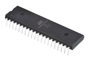 マイクロコントローラ ATmega1284P フラッシュプロジェクトは、組織が元のソースコードやプログラムファイルを紛失した後に、セキュリティ保護および暗号化されたチップからファームウェアをハッキング、抽出、または復元しなければならない場合に頻繁に発生します。保護またはロックされた MCU は、外部からの読み取りコマンドを無効にしたり、内部メモリセグメントを暗号化したり、不正アクセスが検出されると自動消去メカニズムを起動したりすることがあります。ATmega1284P のリバースエンジニアリングには、制限されたフラッシュメモリ領域を慎重に開き、EEPROM データを破損したりマイクロコントローラを損傷したりすることなく、完全なバイナリまたは 16 進ダンプを抽出するための専門知識が必要です。技術的な課題には、読み取り保護ヒューズ構成のナビゲート、クロックおよび電圧パラメータの安定化、暗号化されたファームウェアブロックの保持、生データからの一貫性のあるメモリファイルの再構築などがあります。目的は、チップ内に格納された元のプログラム構造を反映する正確なファームウェアアーカイブを復元することです。保護された ATmega1284P MCU からファームウェアを復元および復元する機能は、運用上および商業上の大きな利点をもたらします。検証済みのバイナリファイルまたはフラッシュメモリダンプを抽出することで、お客様は停止中の生産ラインを再開し、レガシーハードウェアプラットフォームを維持し、複雑なソースコードを書き直すことなく、組み込み設計を最新のマイクロコントローラに移行できます。復元されたデータアーカイブへのアクセスは、デバッグ、コンプライアンス検証、パフォーマンス最適化、そして長期的な製品ライフサイクル管理をサポートします。企業は、システム全体の再開発に投資する代わりに、復元されたファームウェアを活用することで知的財産を保護し、事業継続性を確保できます。最終的に、Read Microcontroller ATmega1284Pフラッシュサービスは、ロックされアクセスできないチップを回復可能なデジタル資産に変換し、技術的な回復力を強化し、セキュアなファームウェアシステムに含まれる組み込み価値を維持します。