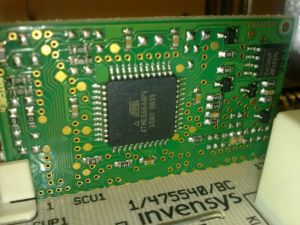 Các dự án khôi phục firmware cho vi xử lý ATmega644PV thường liên quan đến các trường hợp các công ty phải hack, trích xuất hoặc khôi phục dữ liệu từ một MCU được bảo mật và mã hóa sau khi mất mã nguồn hoặc tệp firmware gốc. Khi chip bị khóa, bảo vệ hoặc được cấu hình với các bit cầu chì bảo vệ đọc, các nỗ lực trực tiếp để mở bộ nhớ flash hoặc EEPROM thường thất bại hoặc kích hoạt các cơ chế xóa tự động. Kỹ thuật đảo ngược một vi điều khiển như vậy đòi hỏi phải xử lý cẩn thận để trích xuất một bản sao nhị phân hoàn chỉnh từ không gian chương trình flash và các vùng dữ liệu EEPROM mà không làm hỏng kho lưu trữ. Các thách thức kỹ thuật bao gồm vượt qua quyền truy cập bộ nhớ bị khóa, bảo toàn các phân đoạn được mã hóa, ổn định các thông số điện áp và xung nhịp, và đảm bảo tệp thập lục phân được khôi phục khớp với cấu trúc firmware gốc. Mục tiêu là khôi phục một hình ảnh bộ nhớ nhất quán có thể được phân tích, lập trình lại hoặc di chuyển sang nền tảng MCU tương thích trong khi vẫn duy trì tính toàn vẹn dữ liệu. Khả năng khôi phục firmware từ chip ATmega644PV được bảo vệ mang lại lợi ích có thể đo lường được cho khách hàng trong nhiều ngành công nghiệp. Bằng cách trích xuất một tệp nhị phân đã được xác minh hoặc bản sao bộ nhớ, các tổ chức có thể tiếp tục sản xuất bị gián đoạn, sửa chữa các hệ thống điều khiển cũ và kéo dài vòng đời của các sản phẩm nhúng mà không cần thiết kế lại tốn kém. Việc khôi phục kho lưu trữ firmware cho phép các kỹ sư phân tích logic chương trình, xác thực cấu trúc dữ liệu và biên dịch lại các mã nguồn tương đương khi cần thiết. Quá trình này bảo vệ tài sản trí tuệ, giảm thời gian ngừng hoạt động và giảm thiểu chi phí phát triển lại. Cuối cùng, dịch vụ khôi phục firmware vi xử lý ATmega644PV biến một con chip được bảo mật và không thể truy cập thành một tài sản kỹ thuật có thể sử dụng được, tăng cường tính liên tục hoạt động và bảo toàn giá trị lâu dài của các khoản đầu tư vào hệ thống nhúng.