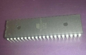 ATmega644PV 마이크로프로세서 펌웨어 복구 프로젝트는 기업이 원본 소스 코드나 펌웨어 파일을 분실한 후, 보안 및 암호화된 MCU에서 데이터를 해킹, 추출 또는 복구해야 하는 시나리오를 자주 포함합니다. 칩이 잠겨 있거나, 보호되어 있거나, 읽기 방지 퓨즈 비트가 구성된 경우, 플래시 또는 EEPROM 메모리에 직접 접근하려는 시도는 일반적으로 실패하거나 자동 삭제 메커니즘을 작동시킵니다. 이러한 마이크로컨트롤러를 역설계하려면 저장된 아카이브를 손상시키지 않고 플래시 프로그램 공간과 EEPROM 데이터 영역에서 완전한 바이너리 덤프를 추출하기 위해 세심한 처리가 필요합니다. 기술적 과제로는 잠긴 메모리 접근 우회, 암호화된 세그먼트 보존, 전압 및 클록 파라미터 안정화, 그리고 복구된 16진수 파일이 원래 펌웨어 구조와 일치하는지 확인하는 것이 있습니다. 목표는 데이터 무결성을 유지하면서 분석, 재프로그래밍 또는 호환 가능한 MCU 플랫폼으로 마이그레이션할 수 있는 일관된 메모리 이미지를 복원하는 것입니다. 보호된 ATmega644PV 칩에서 펌웨어를 복구하고 복원하는 능력은 다양한 산업 분야의 고객에게 상당한 이점을 제공합니다. 검증된 바이너리 파일이나 메모리 덤프를 추출함으로써 기업은 중단된 생산을 재개하고, 기존 제어 시스템을 복구하며, 비용이 많이 드는 재설계 없이 임베디드 제품의 수명 주기를 연장할 수 있습니다. 복원된 펌웨어 아카이브를 통해 엔지니어는 프로그램 로직을 분석하고, 데이터 구조를 검증하며, 필요한 경우 기능적인 소스 코드 수준의 코드를 다시 컴파일할 수 있습니다. 이 과정을 통해 지적 재산을 보호하고, 가동 중지 시간을 줄이며, 재개발 비용을 최소화할 수 있습니다. 궁극적으로 ATmega644PV 마이크로프로세서 펌웨어 복원 서비스는 보안이 강화되어 접근할 수 없는 칩을 활용 가능한 기술 자산으로 전환하여 운영 연속성을 강화하고 임베디드 시스템 투자 가치를 장기적으로 보존합니다.