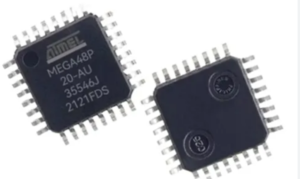 セキュアなマイクロコントローラ ATMEL ATmega48P フラッシュのコピーは、セキュアまたはロックされた ATMEL ATmega48P マイクロプロセッサからバイナリまたは 16 進ファームウェア ファイルを取得するための専門的な技術サービスです。多くの組み込み製品では、ロックされた ATMEL ATmega48P MCU のフラッシュ メモリ内に保存されているファームウェアには、動作プログラム、制御アルゴリズム、およびデバイス通信ロジックが含まれています。セキュリティ ヒューズ ビットが有効になっている場合、チップは保護され、従来のプログラミング ツールでは内部フラッシュまたは EEPROM メモリ領域を開いたり読み取ったりできなくなります。このような状況では、マイクロプロセッサから元の暗号化された ATMEL ATmega48P ファームウェア アーカイブを抽出、回復、および復元するために、専門的なリバース エンジニアリング技術が必要です。目的は、保存されたデータの構造を維持し、セキュアな ATMEL ATmega48P MCU の破損を回避しながら、プログラム メモリの一貫したバイナリ ダンプを取得することです。