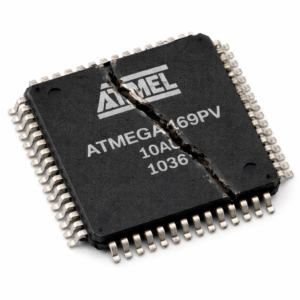 Копирование защищенного микропроцессора Microchip ATmega169PV. Шестнадцатеричные операции часто включают ситуации, когда инженерам приходится взламывать защищенную среду микроконтроллера Microchip ATmega169PV, чтобы извлечь, восстановить или перезаписать микропрограмму из защищенной флэш-памяти и EEPROM. Заблокированный микроконтроллер Microchip ATmega169PV обычно обеспечивает строгую защиту от чтения, предотвращая любые попытки открыть или скопировать его внутреннюю программную память. В некоторых конфигурациях зашифрованные области памяти и автоматические ответы на запросы стирания еще больше усложняют процесс извлечения. Поэтому обратное проектирование микропроцессора Microchip ATmega169PV требует строго контролируемого подхода для безопасного извлечения полного двоичного или шестнадцатеричного файла с сохранением целостности архива микропрограммы. Инженеры должны тщательно управлять взаимодействием с Microchip ATmega169PV, чтобы избежать повреждения данных, гарантируя, что восстановленный дамп памяти точно отражает исходную структуру программы, хранящуюся в заблокированном микроконтроллере.