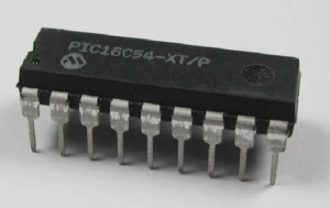 Операции по извлечению кода из микроконтроллера Microchip PIC16C54 часто требуют от инженеров взлома заблокированного микроконтроллера для извлечения, восстановления и обратного проектирования встроенного ПО из защищенной программной памяти. Поскольку микросхема защищена и разработана таким образом, чтобы предотвратить прямое считывание, процесс извлечения должен тщательно открывать доступ к внутренней памяти, не ставя под угрозу хранящиеся данные. Инженеры работают над получением стабильного бинарного дампа, преобразуют его в связный шестнадцатеричный файл и восстанавливают архив встроенного ПО в пригодный для использования формат. Восстановление встроенного ПО из микроконтроллера Microchip PIC16C54 предоставляет значительные преимущества клиентам, обслуживающим устаревшие системы. Восстанавливая полный бинарный файл или файл программы, организации могут воспроизводить существующие проекты, продлевать жизненный цикл своей продукции и поддерживать непрерывность работы без дорогостоящей переработки. Восстановленный архив встроенного ПО защищенного микропроцессора Microchip PIC16C54 также позволяет проводить более глубокий анализ обратного проектирования, позволяя инженерам интерпретировать системную логику, проверять производительность и восстанавливать недостающий исходный код при необходимости. Такой подход сокращает время простоя, сохраняет интеллектуальную собственность и повышает долгосрочную поддержку системы. В конечном итоге, Extract MCU Microchip PIC16C54 Code превращает защищенный и недоступный чип в ценный инженерный ресурс, обеспечивая устойчивость и гибкость в широком спектре встроенных приложений.