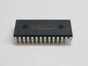 Сценарии извлечения кода из защищенного микроконтроллера Microchip PIC16C55 часто включают сложные задачи, в которых инженерам необходимо взломать защищенный микроконтроллер Microchip PIC16C55, чтобы извлечь, восстановить и реконструировать его внутреннюю прошивку. Поскольку заблокированный микропроцессор Microchip PIC16C55 разработан таким образом, чтобы предотвратить прямой доступ, процесс должен тщательно открывать пути памяти микросхемы для получения стабильного бинарного дампа. Затем инженеры восстанавливают действительный шестнадцатеричный файл и организуют архив прошивки в структурированный формат. Трудности включают в себя работу с жесткой конструкцией памяти OTP, преодоление механизмов защиты от чтения и обеспечение отсутствия повреждения данных во время извлечения. Задача состоит не только в том, чтобы извлечь программу из защищенного микропроцессора Microchip PIC16C55, но и в том, чтобы сохранить точность и полноту восстановленного архива данных для дальнейшего использования.