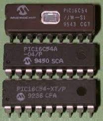 Чтение защищенного бинарного файла микроконтроллера Microchip PIC16C54A. Процессы обработки бинарных файлов часто включают ситуации, когда инженерам приходится взламывать защищенный или заблокированный микроконтроллер Microchip PIC16C54A, чтобы извлечь, восстановить и реконструировать его внутреннюю прошивку. Защищенная природа микроконтроллера Microchip PIC16C54A предотвращает прямое чтение программной памяти, требуя специальной обработки для открытия доступа без повреждения хранимых данных. Процесс извлечения сосредоточен на получении надежного бинарного дампа, восстановлении корректного шестнадцатеричного представления и организации архива прошивки в удобный для использования формат файла. Сложности включают преодоление защиты от чтения, работу с жесткой структурой памяти OTP и обеспечение отсутствия повреждений во время процесса восстановления зашифрованного микропроцессора Microchip PIC16C54A. Сохранение точности извлеченной программы имеет решающее значение, поскольку даже незначительные несоответствия могут повлиять на функциональность восстановленной прошивки.