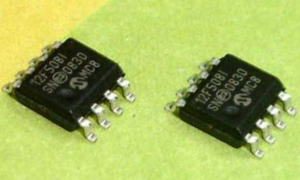 Việc đọc dữ liệu chương trình được bảo vệ của vi điều khiển Microchip PIC12F508 từ một thiết bị được bảo mật, mã hóa hoặc khóa đòi hỏi phải vượt qua nhiều lớp hạn chế ở cấp độ phần cứng. Để tấn công, trích xuất, khôi phục, mở, khôi phục lại hoặc đảo ngược kỹ thuật vi điều khiển được mã hóa Microchip PIC12F508, các chuyên gia phải xử lý các bit bảo vệ đọc chặn quyền truy cập vào phần mềm, mã nguồn, tệp chương trình nhị phân, thập lục phân và cấu trúc dữ liệu bộ nhớ trong. Vi xử lý bị khóa Microchip PIC12F508 có thể chứa thông tin quan trọng được phân tán trên bộ nhớ flash hoặc EEPROM, và việc thu được bản sao lưu đáng tin cậy của kho lưu trữ này đòi hỏi sự xử lý chính xác. Các thách thức như sự không ổn định của tín hiệu, việc khôi phục dữ liệu một phần và nguy cơ bị hỏng phải được quản lý cẩn thận. Đảm bảo tính chính xác của phần mềm, bộ nhớ chương trình và kho lưu trữ dữ liệu được khôi phục là điều cần thiết để tái tạo chức năng ban đầu của vi điều khiển được bảo mật Microchip PIC12F508.