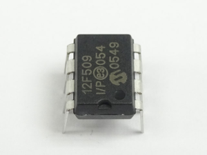 Mengekstraksi data heksadesimal MCU Microchip PIC12F509 yang diamankan dari chip yang terlindungi, terenkripsi, atau terkunci melibatkan pen преодоalan berbagai mekanisme keamanan tertanam. Untuk meretas, mengekstrak, memulihkan, membuka, mengembalikan, atau melakukan rekayasa balik MCU Microchip PIC12F509 yang terkunci, para spesialis harus menangani bit proteksi baca yang mencegah akses ke firmware, kode sumber, biner, program heksadesimal, dan sistem file memori. Arsitektur internal mikroprosesor Microchip PIC12F509 dapat membatasi pengambilan langsung data EEPROM atau flash, sehingga memerlukan pendekatan tingkat lanjut untuk mengambil arsip lengkap. Memastikan keakuratan pengambilan data sangat penting, karena setiap kerusakan pada firmware, data, atau struktur program dapat memengaruhi kegunaan. Para insinyur harus mengelola proses ekstraksi dengan cermat untuk menjaga integritas memori mikrokontroler Microchip PIC12F509 yang terenkripsi, sehingga memungkinkan rekonstruksi program asli dan file arsip yang berhasil.