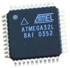 Mikrokontrolér ATMEGA32L vyniká svým nízkonapěťovým provozem, schopností pracovat při vysokých rychlostech s minimální spotřebou energie a robustní periferií. Jeho chráněná paměťová architektura umožňuje vývojářům zabezpečit jejich kód a zároveň v případě potřeby umožnit legitimní obnovu. Závěrem lze říci, že schopnost číst šifrovaný software mikrokontroléru ATMEGA32L – včetně funkcí cracku, hackování, otevírání, kopírování a duplikování chráněného firmwaru – poskytuje cenný nástroj pro inženýry, výzkumníky a údržbáře napříč odvětvími. S odpovídajícími odbornými znalostmi může i zabezpečený mikroprocesor ATMEGA32L odhalit svá binární tajemství, čímž zajistí, že systémy zůstanou funkční, přizpůsobivé a bezpečné.