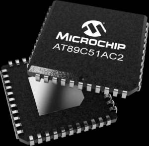 Ler ou extrair o código binário, firmware ou fonte de um chip seguro, bloqueado ou criptografado como o MCU AT89C51AC2 criptografado não é simples. O chip inclui mecanismos de proteção de código que impedem o acesso fácil à sua memória de programa, seja flash, EEPROM ou arquivos de dados internos. Isso representa um verdadeiro desafio para aqueles que pretendem clonar, copiar, recuperar ou replicar um microcontrolador de proteção AT89C51AC2 para fins de manutenção, redesenvolvimento ou compatibilidade. O processo para crackear, quebrar ou hackear um microprocessador protegido AT89C51AC2 normalmente envolve uma combinação de ataques de hardware e software. Uma abordagem comum é o desencapsulamento, onde o microcomputador bloqueado AT89C51AC2 é fisicamente aberto para expor seu chip de silício. Uma vez exposto, os analistas podem usar técnicas de laser, ópticas ou SEM (Microscópio Eletrônico de Varredura) para sondar o layout da memória interna e despejar o arquivo binário protegido. Este pode então ser decodificado, descriptografado e convertido em um formato hexadecimal legível para análise.