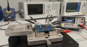 إن الحاجة إلى نسخ البيانات من EEPROM الخاصة بـ MCU PIC18F8393 تكون مهمة بشكل خاص عندما يلزم إعادة إنتاج لوحة قديمة تعمل بشكل سليم أو صيانتها، بينما لم تعد موارد البرنامج الأصلية الخاصة بـ المعالج الدقيق PIC18F8393 متاحة. وقد يمنع المتحكم الدقيق PIC18F8393 المؤمّن أو المحمي أو المقفل الأدوات التقليدية من قراءة الذاكرة الداخلية، مما يجعل من الضروري دراسة خيارات استرداد متخصصة. وبحسب المشروع، قد يقوم المهندسون باختراق أو استخراج أو استرداد أو فتح أو استعادة البيانات ذات الصلة من EEPROM الخاصة بـ MCU PIC18F8393، إلى جانب معلومات firmware وflash وprogram وbinary وheximal المرتبطة بها. ويمكن أن يوفر التفريغ الناتج ملفاً أو أرشيفاً قيماً للتحليل. وبعد ذلك يمكن أن تساعد الهندسة العكسية في تحديد كيفية تفاعل معلمات EEPROM مع البرنامج المخزن في الفلاش. ويُعد هذا التمييز مهماً لأن بيانات EEPROM غالباً ما تكون خاصة بالتطبيق؛ فالحصول على ملف ثنائي فقط لا يكشف بالضرورة عن معنى كل قيمة مخزنة. ولذلك قد تكون المقارنة الدقيقة مع الأجهزة الأصلية وسلوك firmware ضرورية لتحديد أي من المعلومات يمثل بيانات المعايرة أو إعدادات التكوين أو العدادات أو المعرفات أو إعدادات التشغيل.