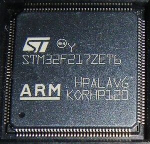 copiare il contenuto della memoria flash del microprocessore ARM STM32F217ZET6 deve rompere il bit del fusibile di sicurezza del microcontroller ARM STM32F217 e clonare il firmware incorporato dal microcontroller;